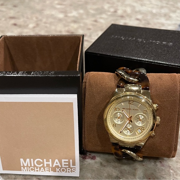 Michael KorsTortoise & Gold Chain Women’s Watch - Picture 2 of 6